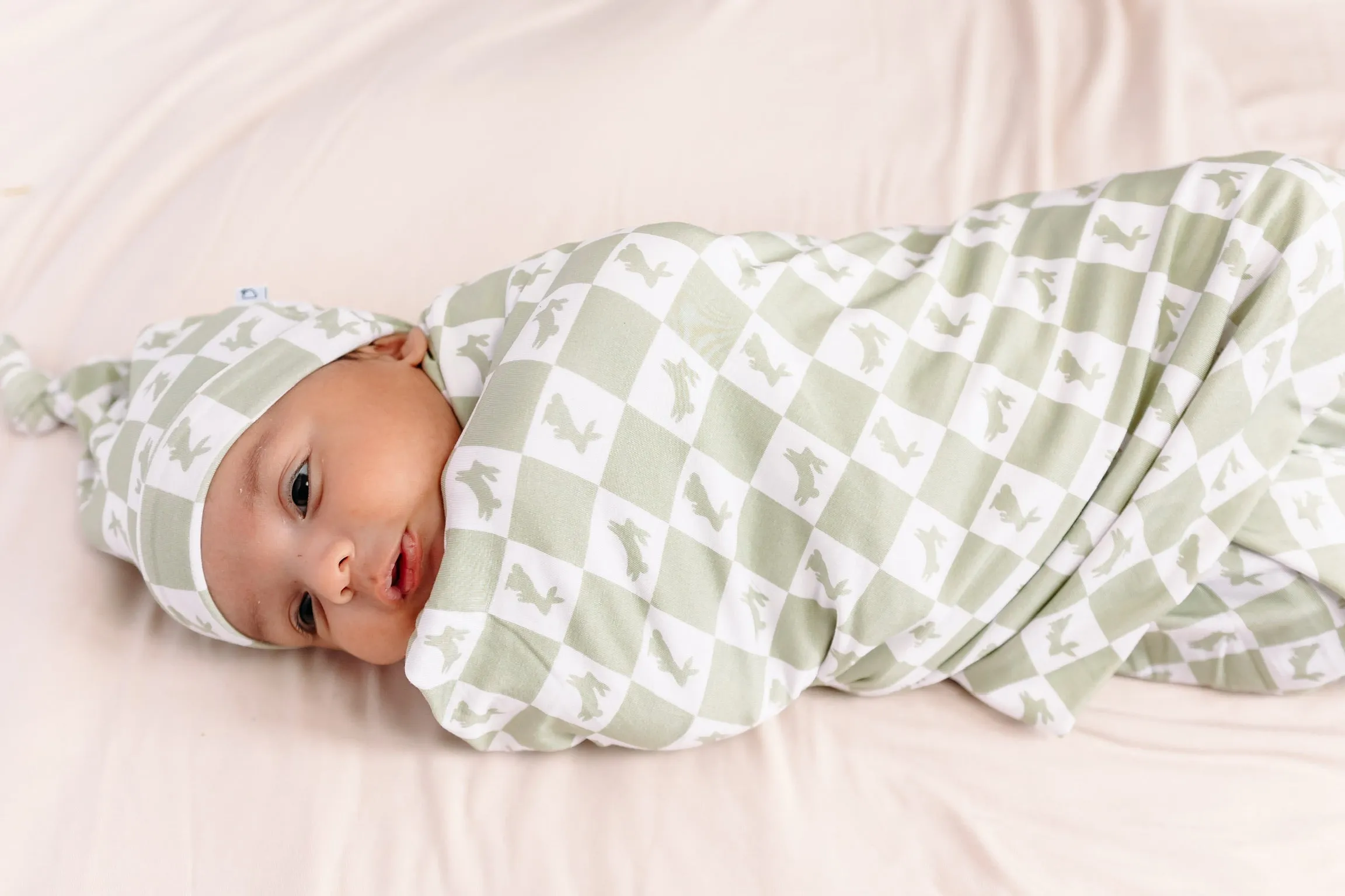 Hippity Sage Checkers Dream Swaddle & Beanie