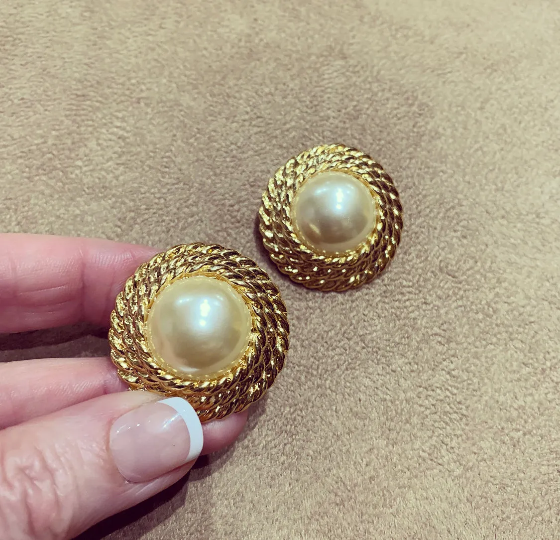 Vintage Gold Rope trim Pearl Earrings Clip On