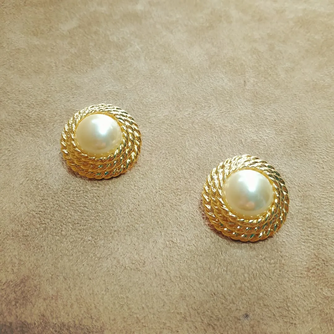 Vintage Gold Rope trim Pearl Earrings Clip On