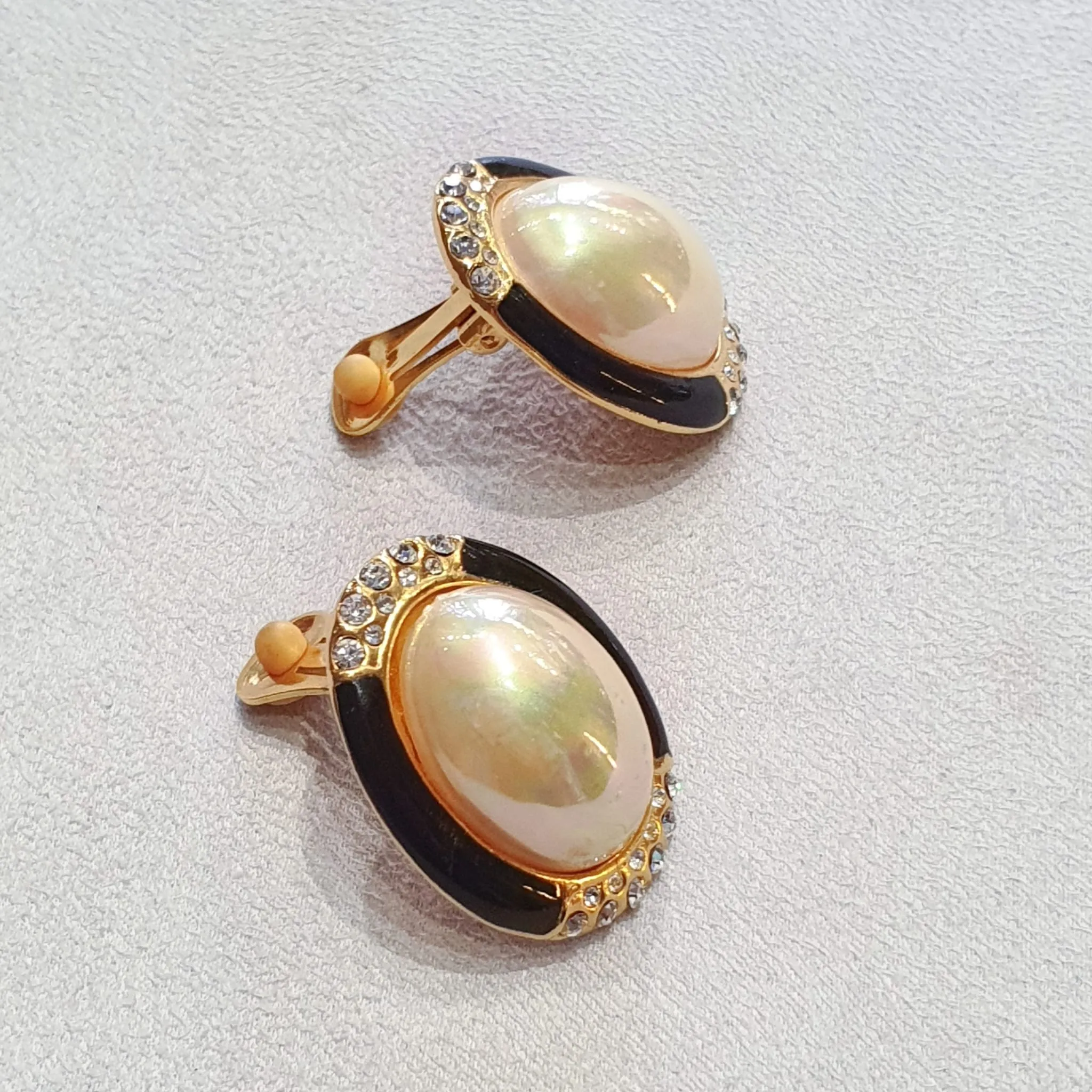 Vintage Pearl and black Gold Clip On earrings