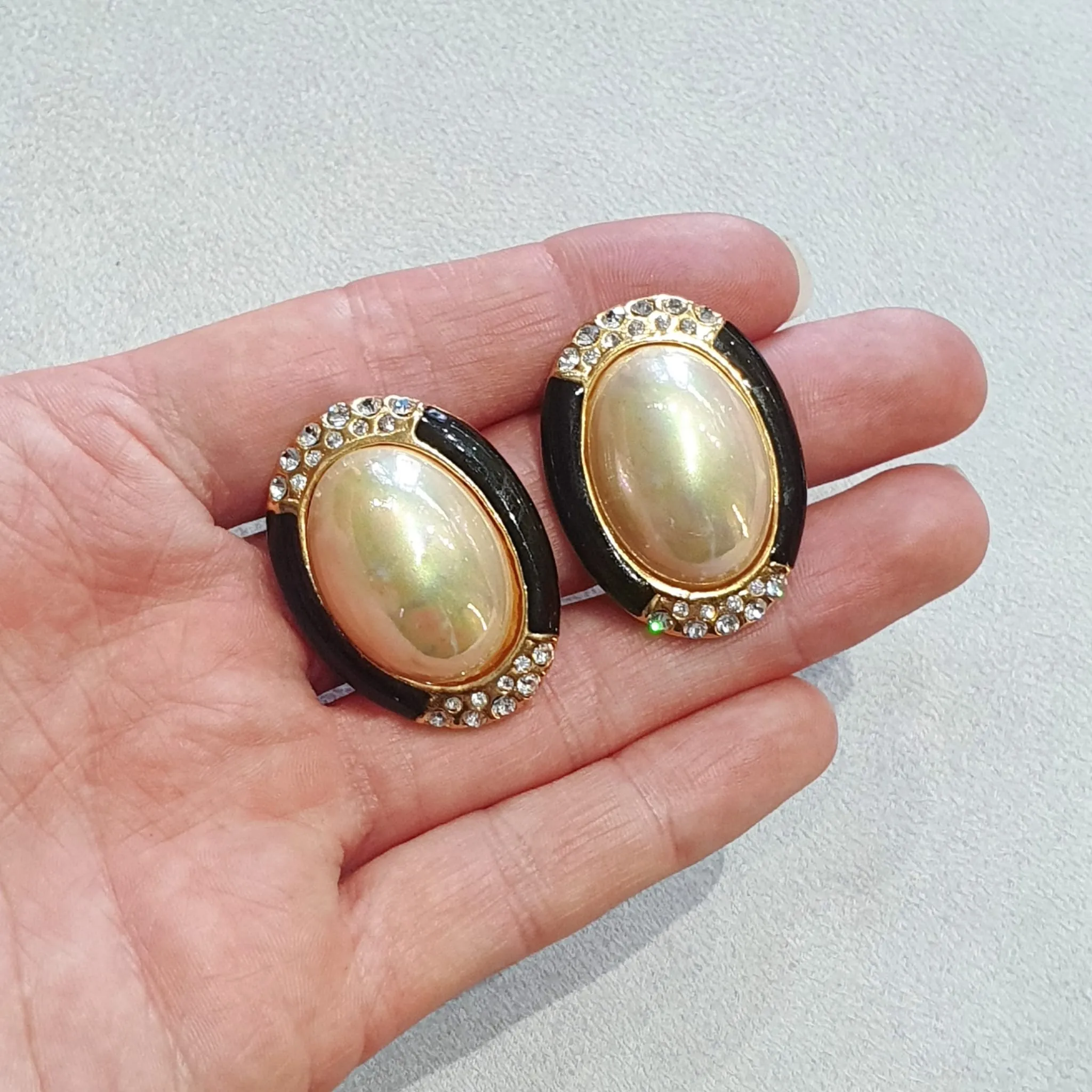 Vintage Pearl and black Gold Clip On earrings