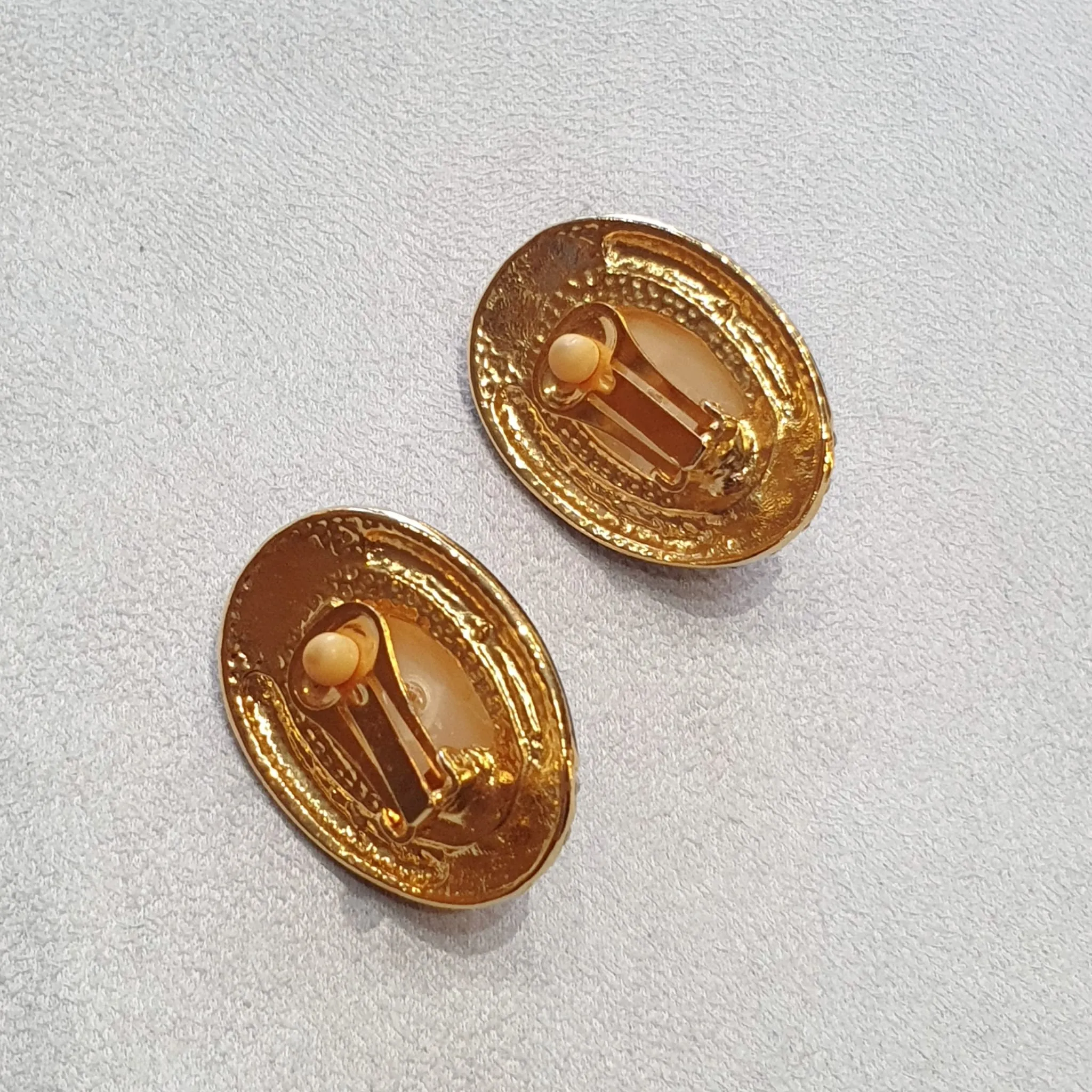 Vintage Pearl and black Gold Clip On earrings