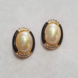 Vintage Pearl and black Gold Clip On earrings